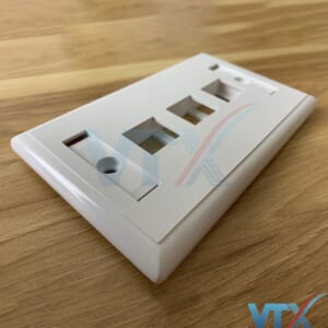 Wallplate mặt 3 cổng Legrand | PN:03412