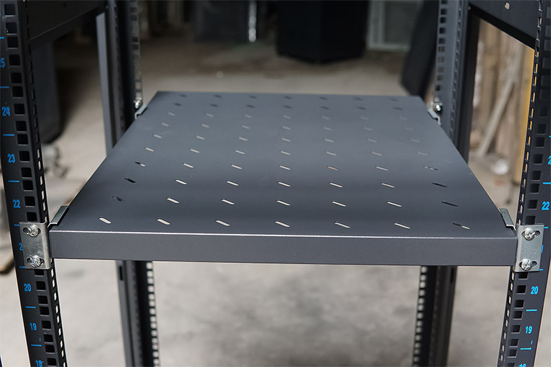 khay cố định trong tủ rack