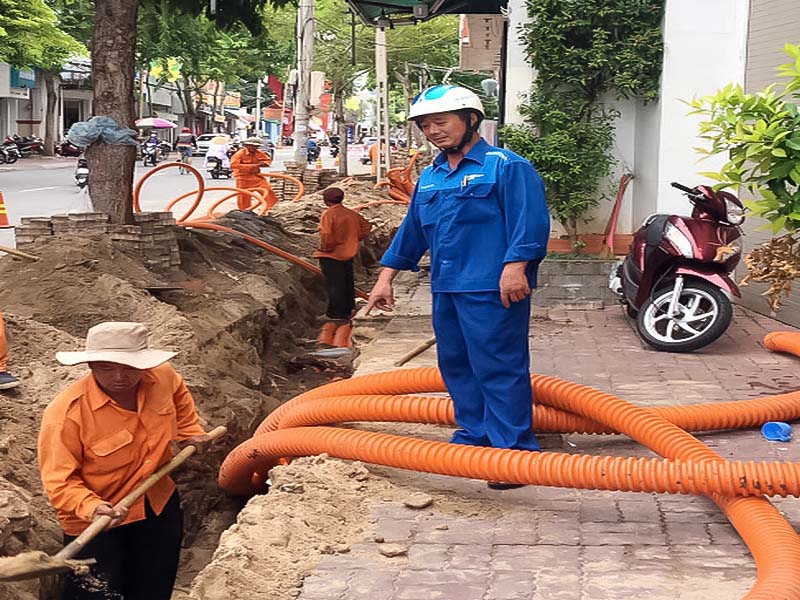 thi công lắp đặt ống nhựa gân xoắn hdpe