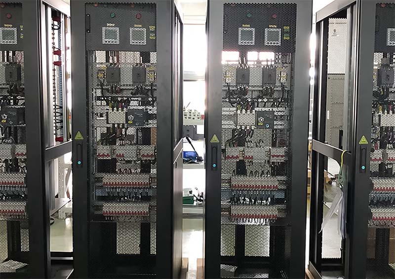 tủ rack máy chủ